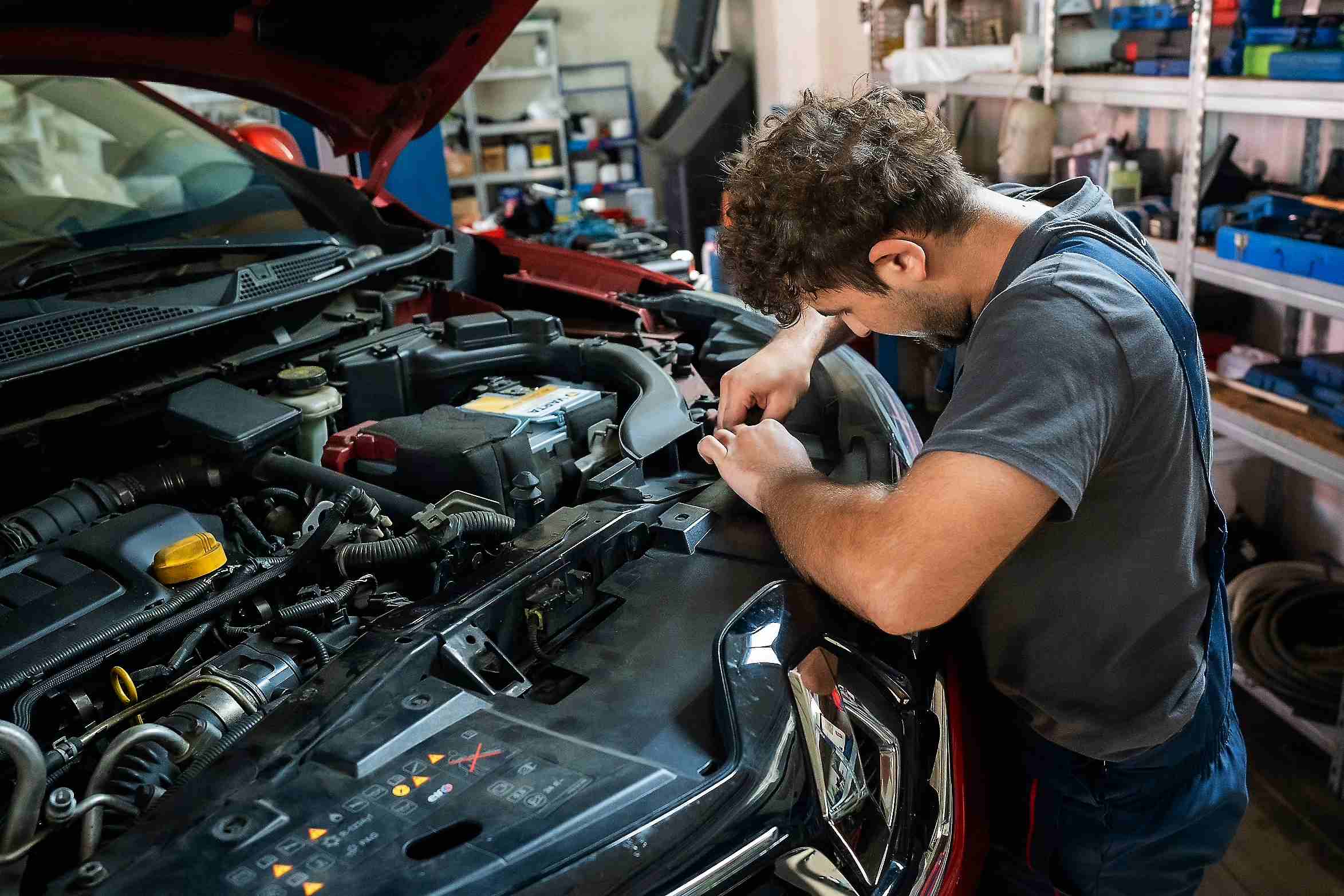 Mecanici auto calificati Tecuci